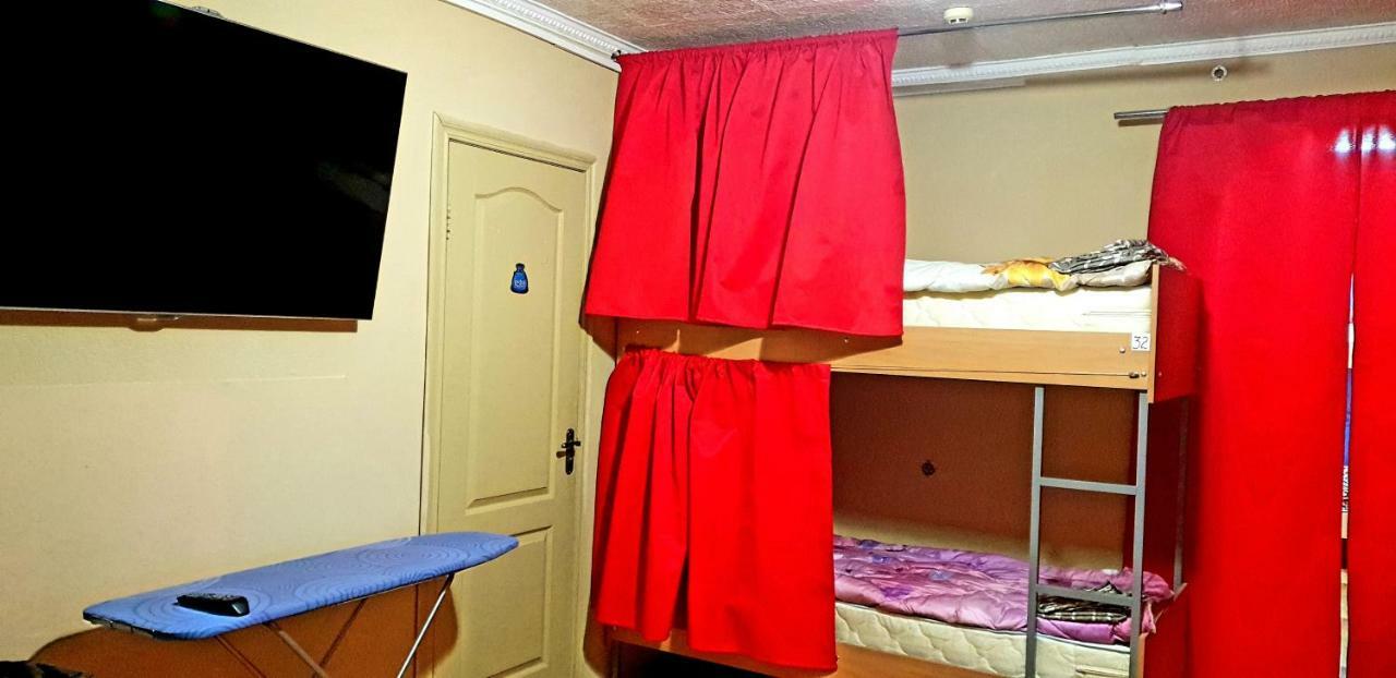 Hostel 777 Киев Экстерьер фото